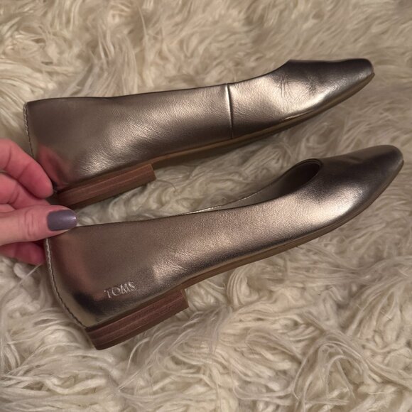 Toms Briella Suede Ballet Flat Size 8.5 in Gold - Picture 5 of 6